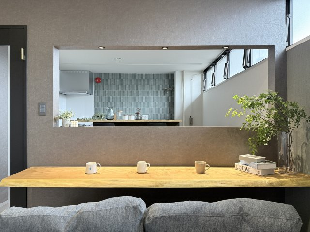 コスモ瀬田　天然木フルリノベーションの居間・リビング