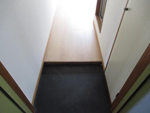 秀和ハイムの玄関