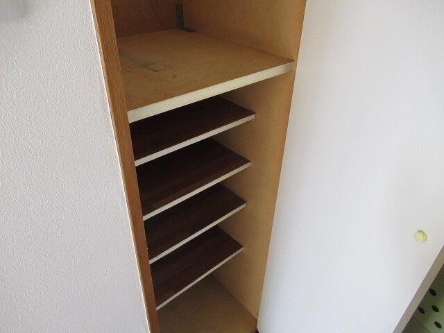 秀和ハイムの玄関