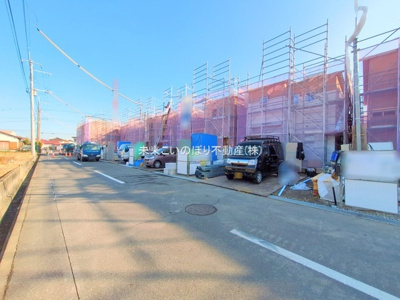 【前面道路含む現地写真】 | LiveleGarden.S久喜市栗原第2　7号棟 | 前面道路含む現地写真です