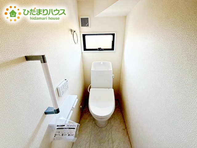 【トイレ】 | 石岡市鹿の子2期　新築戸建 | 1・2階にトイレあり。階段を降りなくてもいいので、高齢者の方も優しい☆彡