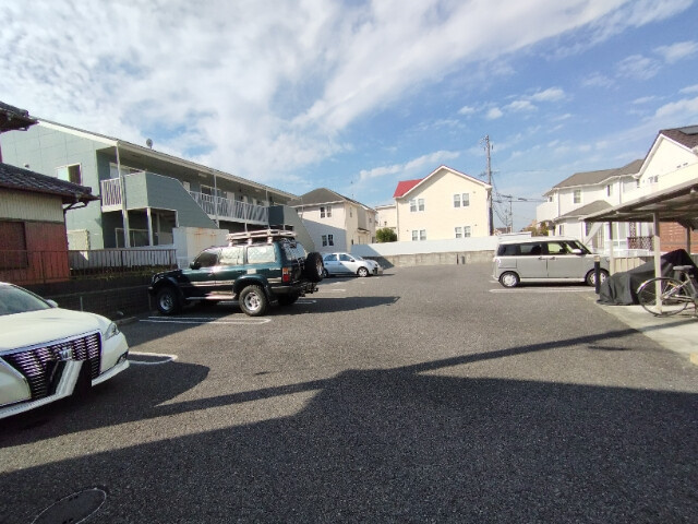 ローズコート宇頭の駐車場