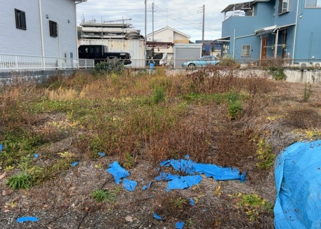 【外観】 | 土地購入を検討されている場合、境界杭がない状態で購入してしまうと境界確定測量をする必要があり、費用がかかります。購入の前に、売主、隣土地所有者立ち合いのもと境界を確定し境界杭を設置するのがベストです。