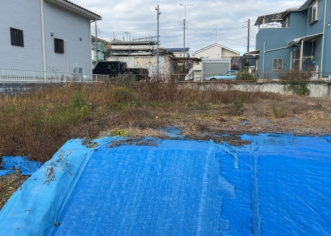 【外観】 | 人が暮らすうえで日光は大切な要素となります。日当たりの良さは譲れないポイントですね。併せて近くに大きな建築物の建築予定がないか、あるいはそれが可能な土地が近くにないか事前に確認することもお勧めします。