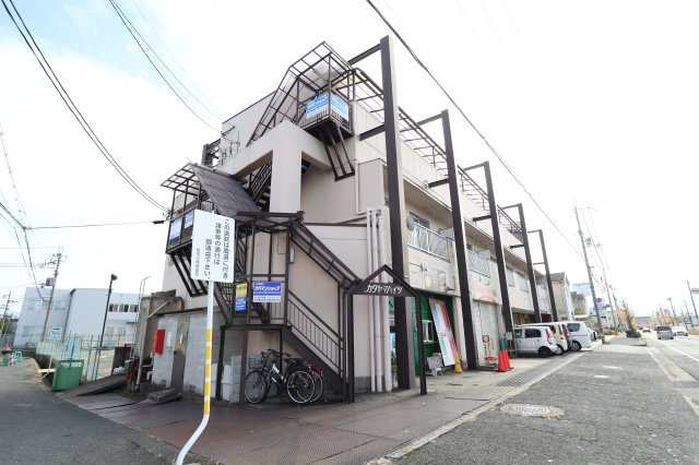 カタヤマハイツの外観