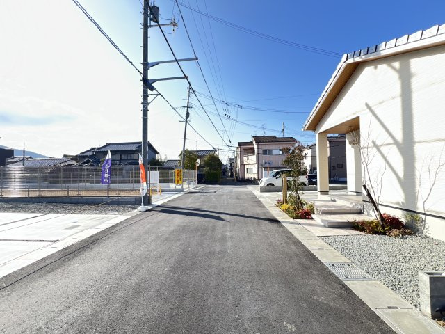 桜井市大豆越７期全５棟の前面道路含む現地写真
