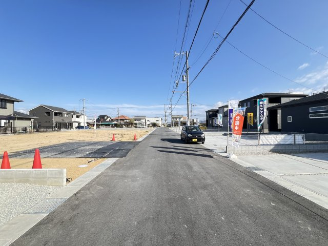桜井市大豆越７期全５棟の前面道路含む現地写真