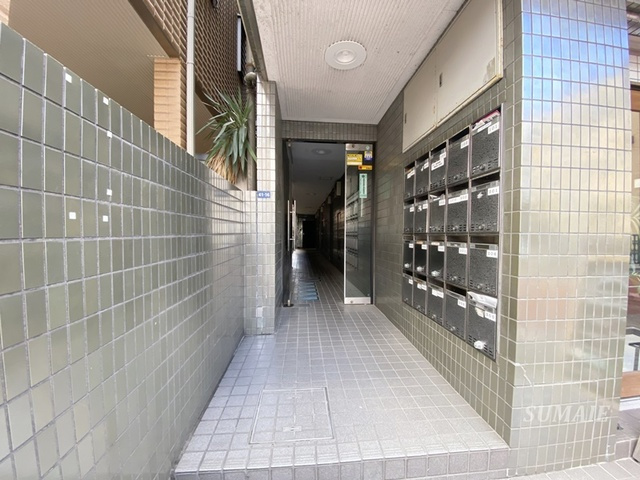 ニューハトリコーポⅢのエントランス|こちらが入口です☆