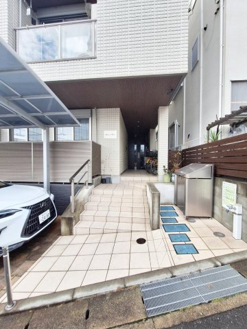 Ｍａｉｓｏｎ　Ｗｅｓｔのエントランス