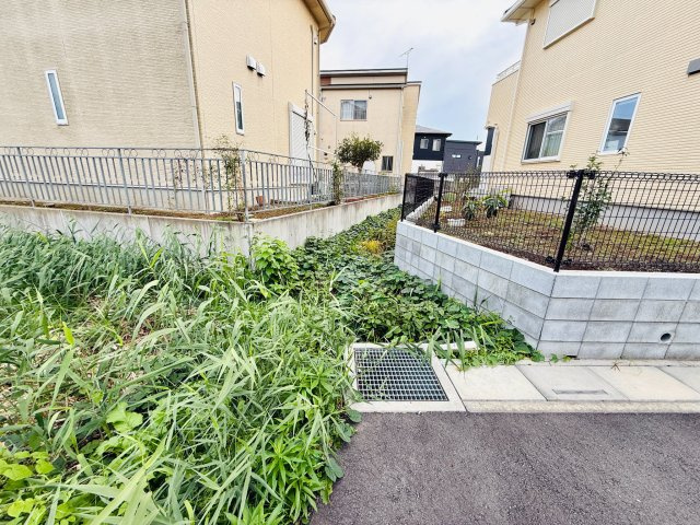 東松山市市ノ川　土地119坪のその他|南側水路（素掘り）