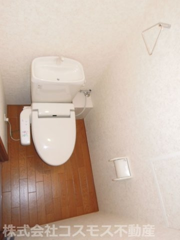 ファミーユＦのトイレ|別のお部屋の同仕様写真です。