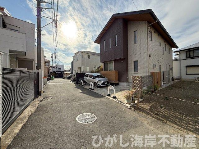 茅ヶ崎市若松町　売地　全2区画の前面道路含む現地写真|現地外観