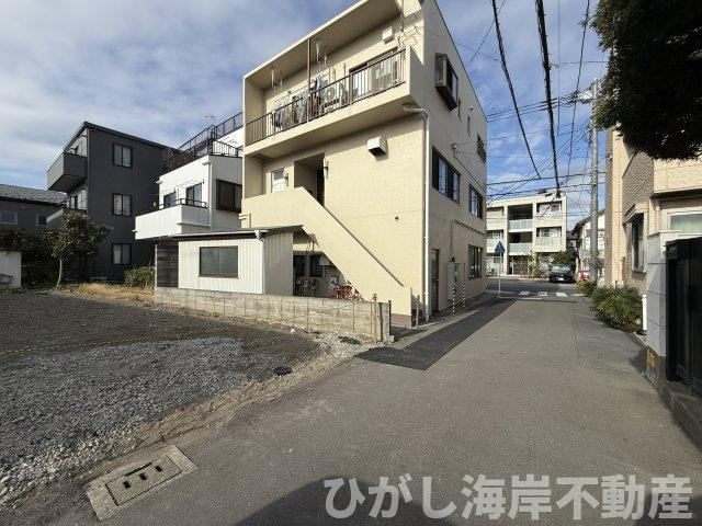 茅ヶ崎市若松町　売地　全2区画の前面道路含む現地写真|現地外観