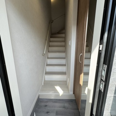 【玄関】 | グッドライフステージ後三条A