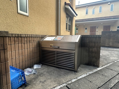 【その他共用部分】 | メゾン106A | 敷地内ごみ置き場でごみ出しもらくらく～♪忙しい社会人さんや学生さんにもうってつけ！