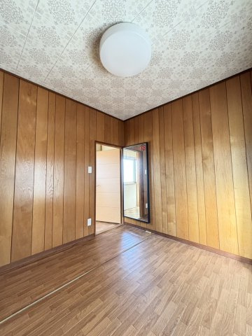 岸和田市土生町12丁目　中古戸建の洋室