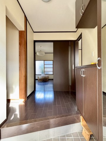 岸和田市土生町12丁目　中古戸建の玄関