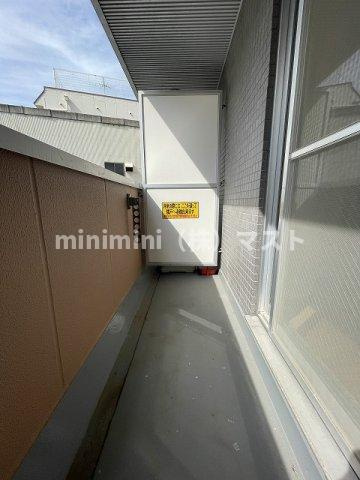 フラット・花のバルコニー|別部屋参考写真