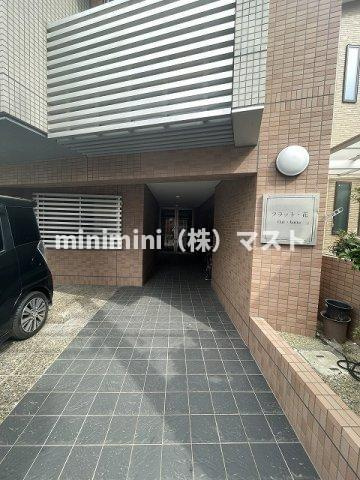 フラット・花のエントランス