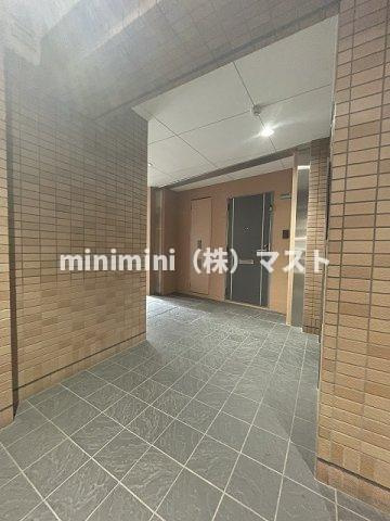 フラット・花のロビー