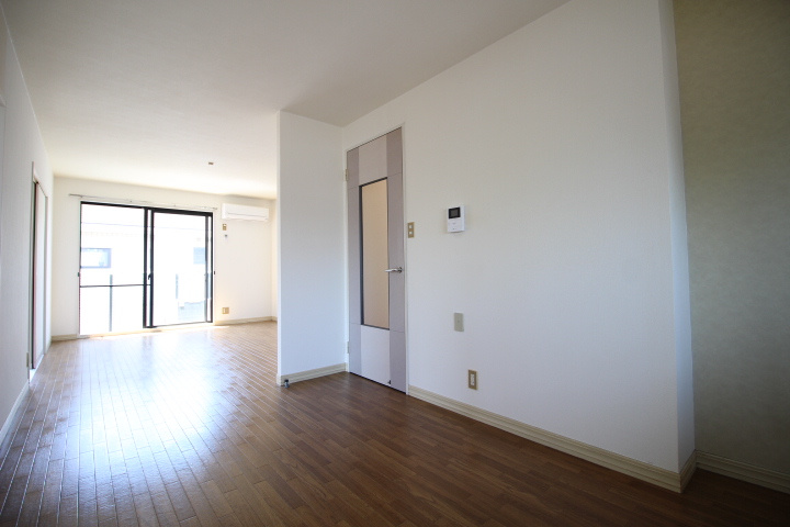 ディアスリバーサイドC棟の居間・リビング