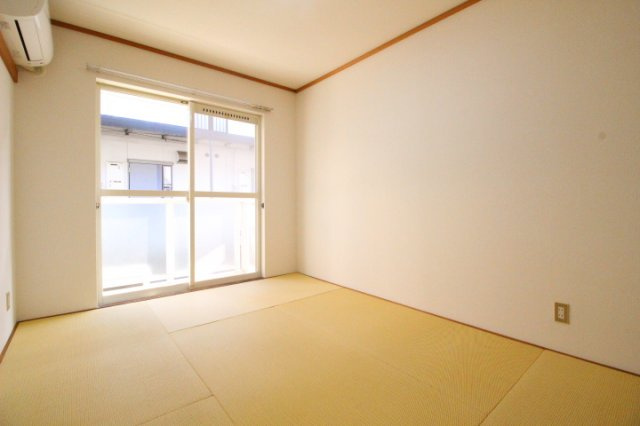 メゾンニューライフＡ棟の和室