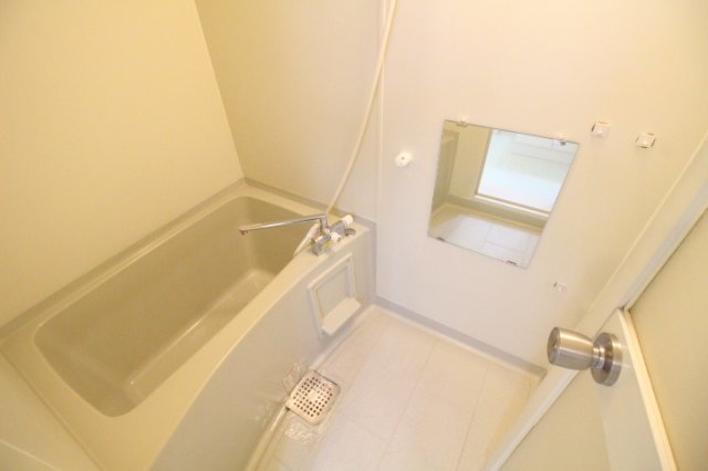 メゾンニューライフＡ棟の浴室