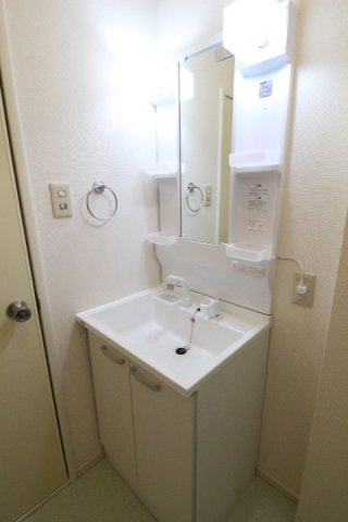 メゾンニューライフＡ棟の独立洗面台