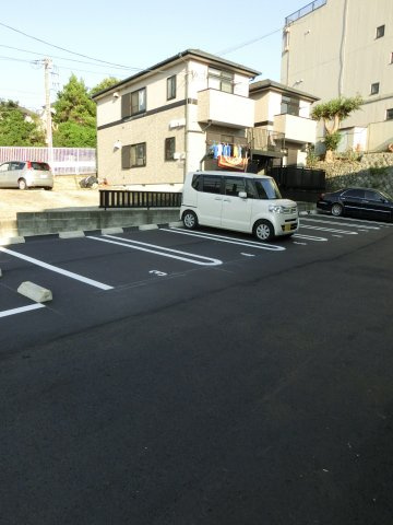 グランドソレイユ東戸塚の駐車場