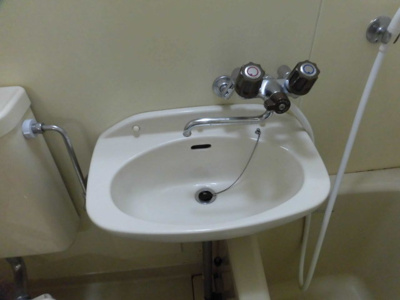 【洗面所】 | 朝日プラザアクシス東淀川 | バスルームにある洗面台です