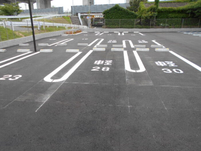 アゼリア松戸の駐車場|駐車場