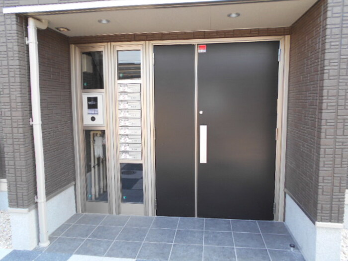 アゼリア松戸のエントランス|エントランス