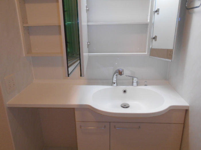 アゼリア松戸の独立洗面台|洗髪洗面化粧台