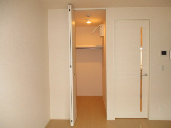 ポム・アールの収納|ウオークインクローゼット