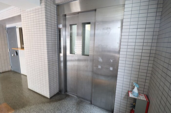 コンフォール小泉のその他共用部分|エレベーター