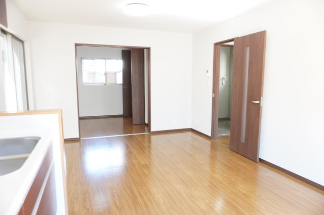 草加市瀬崎5丁目 中古戸建の居間・リビング