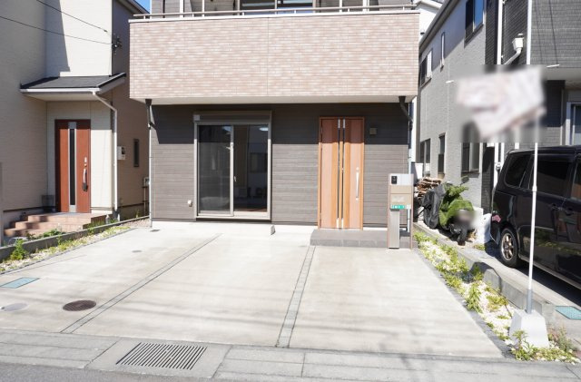 草加市瀬崎5丁目 中古戸建の駐車場