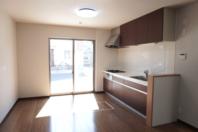 草加市瀬崎5丁目 中古戸建の居間・リビング