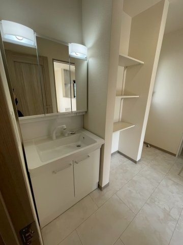 桜木町　新築戸建の独立洗面台