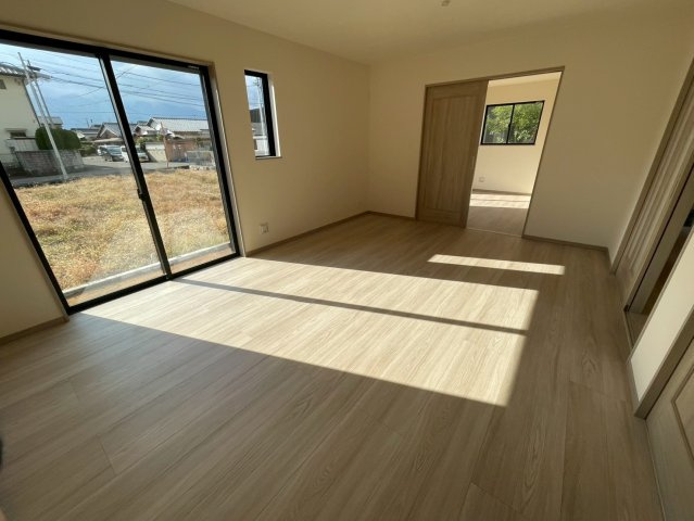 桜木町　新築戸建の居間・リビング