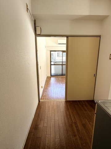 カツノハイツの玄関