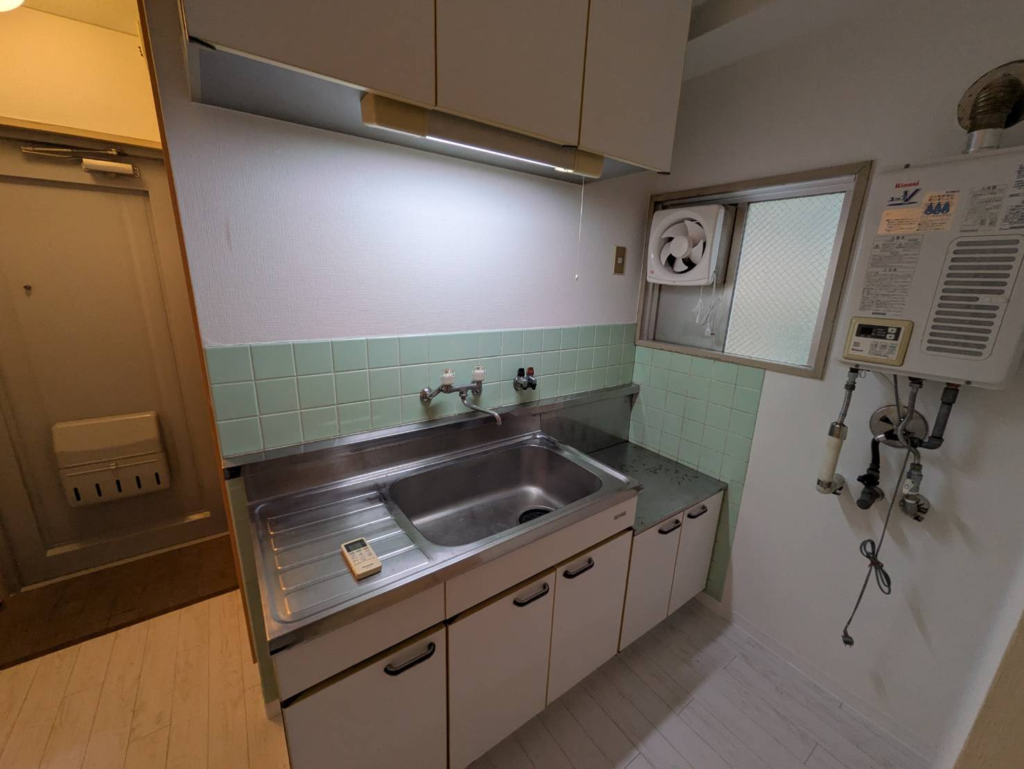 カツノハイツの居間・リビング