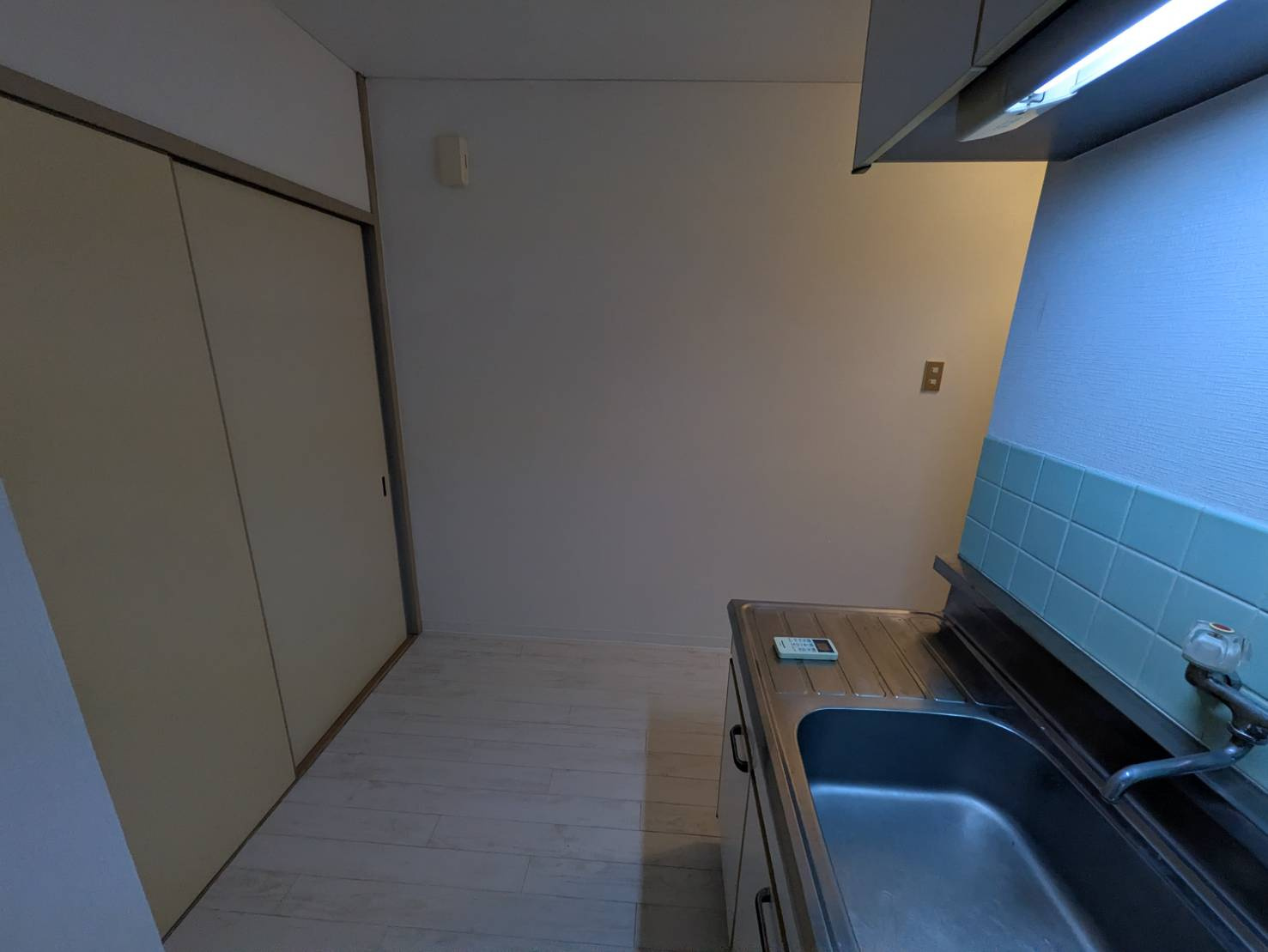 カツノハイツの居間・リビング