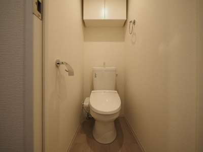 【トイレ】 | セレニテ東梅田アリエ | 落ち着いた色調のトイレです