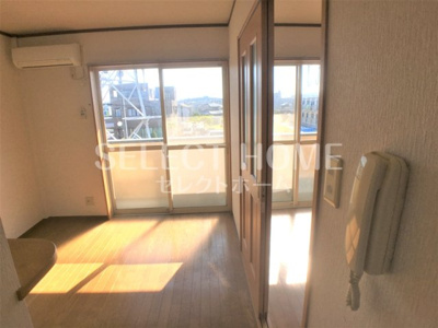 【居間・リビング】 | ハイツ沢添 | 使いやすい居間です