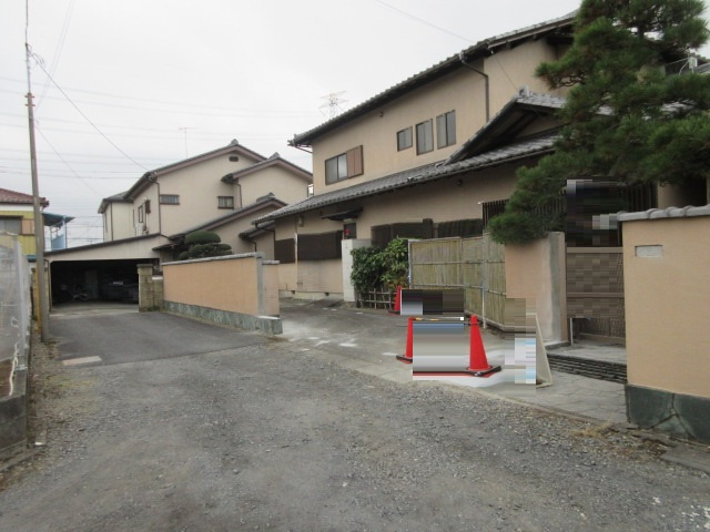 中古戸建　熊谷市新堀155-7（リフォーム住宅）の前面道路含む現地写真