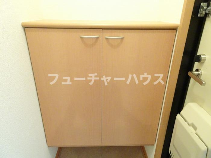 タントミール　Ａの玄関