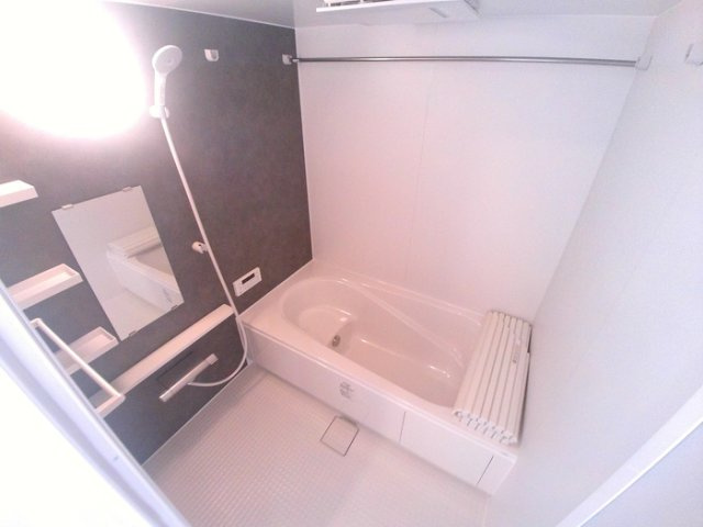 リヴェール東中島の浴室|お風呂で日々の疲れを落としましょう