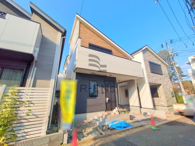 【外観】 | 練馬区東大泉６丁目　新築戸建て　２号棟 | 静かな街に溶け込みながら、凛とした美しさを放つ外観