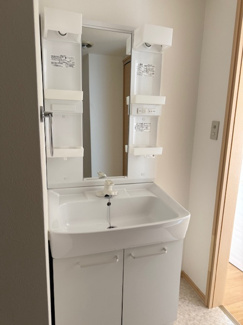 【独立洗面台】 | シャイニング弐番館 | 使いやすい独立洗面台です